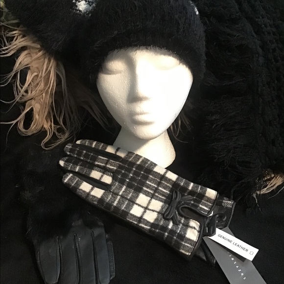 Brand new never worn black and white gloves - Picture 14 of 16